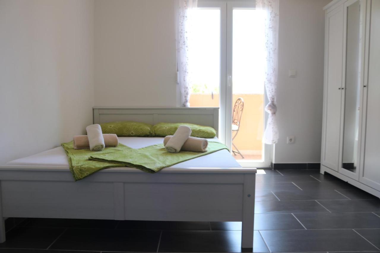 Apartment Matic Врси Екстериор снимка
