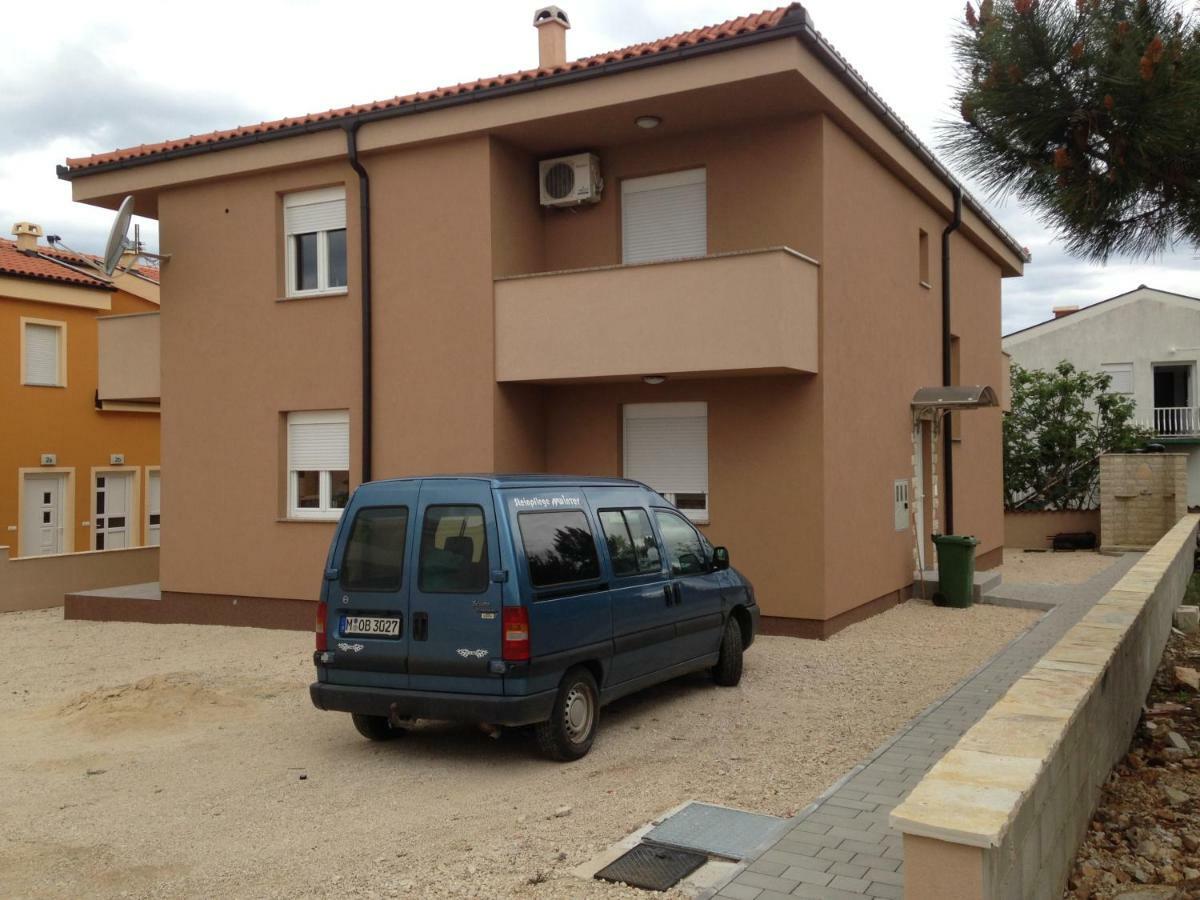 Apartment Matic Врси Екстериор снимка